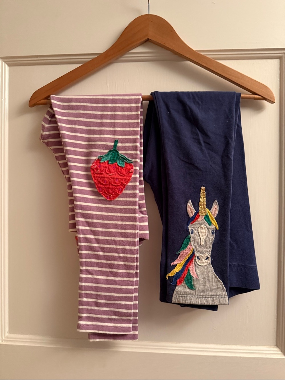 Lot of 2 Mini Boden Appliqué leggings Strawberry and Unicorn